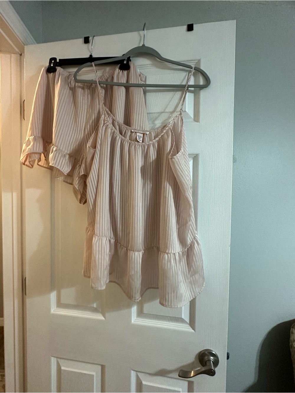 Victoria's Secret Blush Pink Striped Ruffle-Hem pajamas xxl